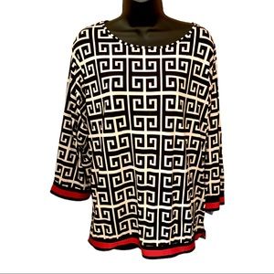 Plus Size Black/White/Red Geometric Top 3/4 Sleeve